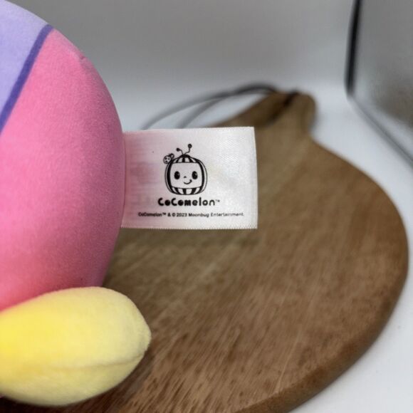 Cocomelon Squishmallows Hug Mees Plush Bella 11” Soft Toy Girl CLEAN Preowned - Picture 7 of 8